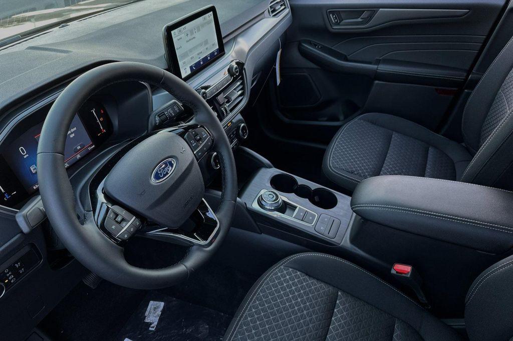 new 2025 Ford Escape car, priced at $24,980