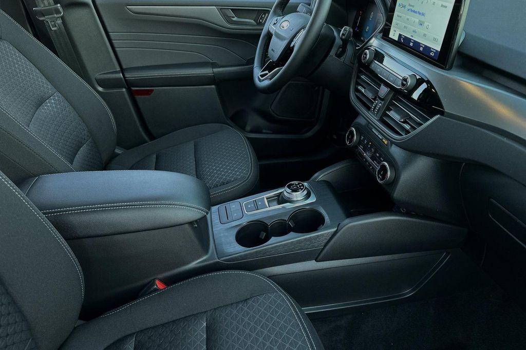 new 2025 Ford Escape car, priced at $24,980