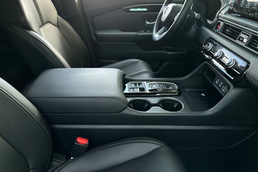 used 2024 Honda Pilot car, priced at $45,995