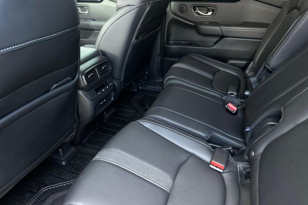 used 2024 Honda Pilot car, priced at $45,995