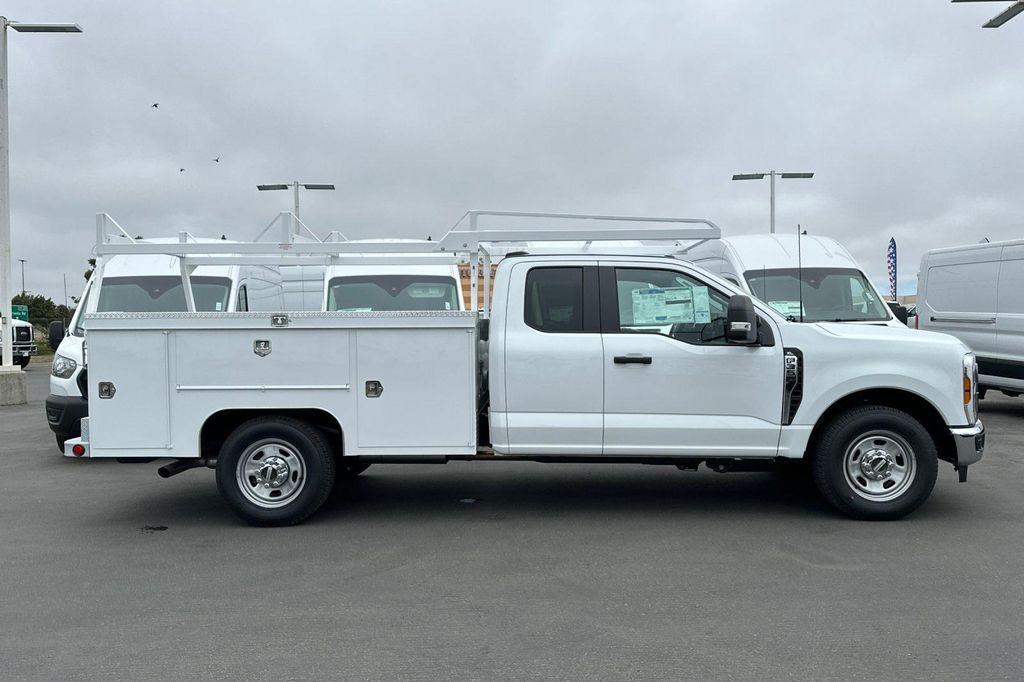 new 2025 Ford F-350 car, priced at $68,095