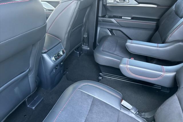new 2025 Ford Explorer car, priced at $58,850