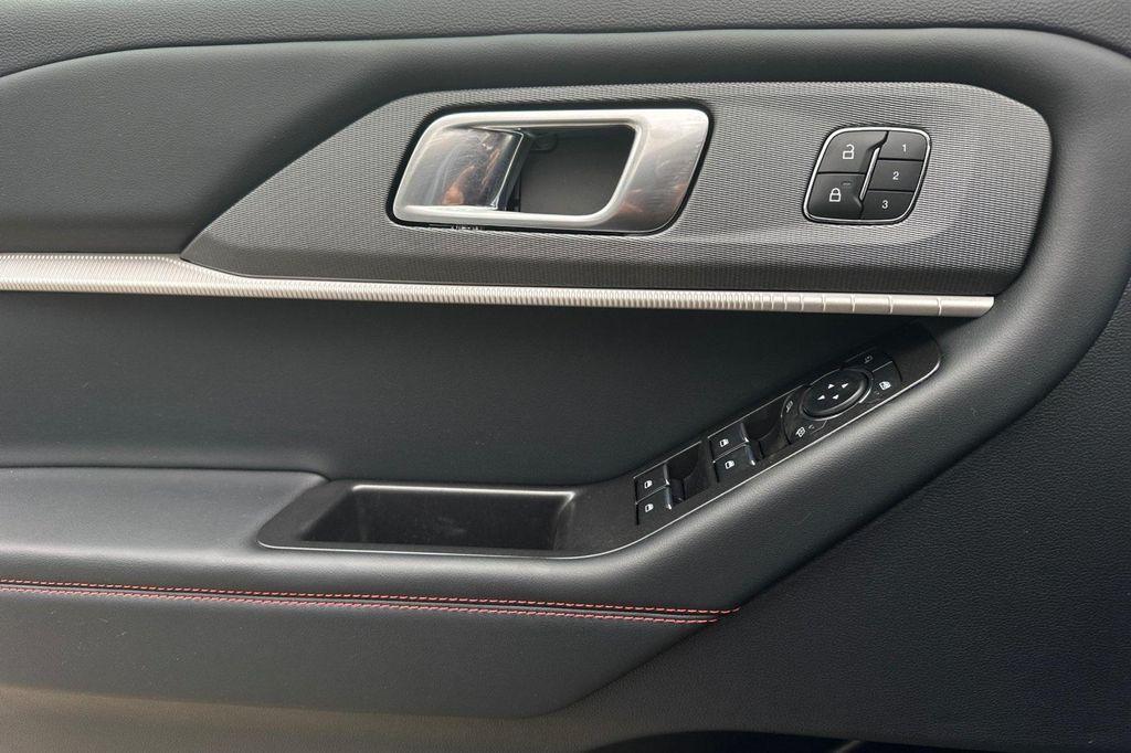 new 2025 Ford Explorer car, priced at $54,850