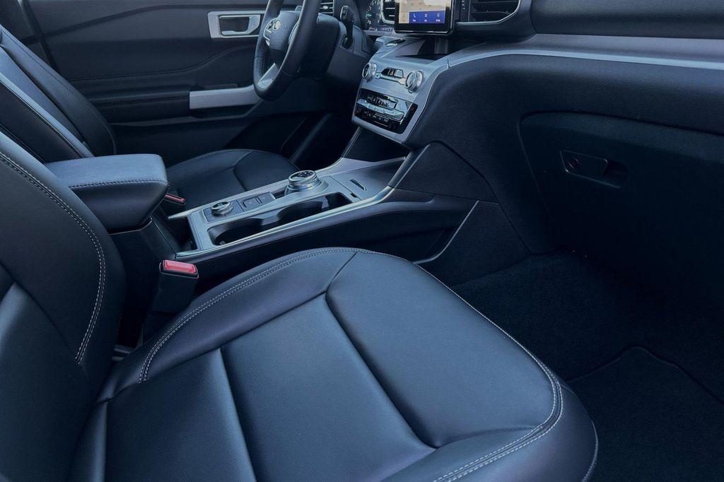 new 2024 Ford Explorer car, priced at $44,829