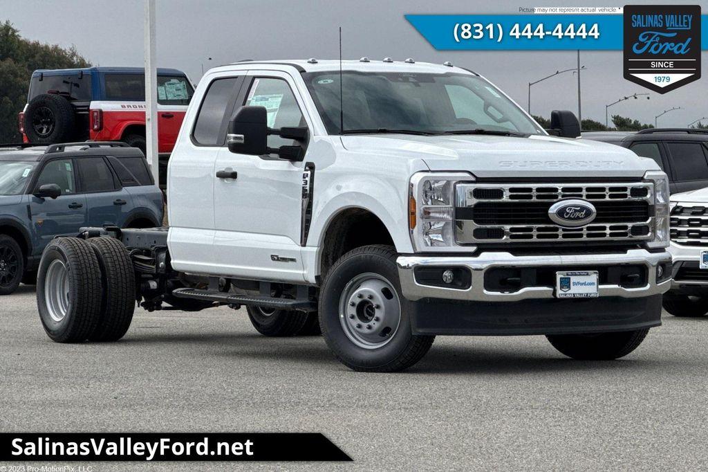new 2025 Ford F-350 car, priced at $67,594