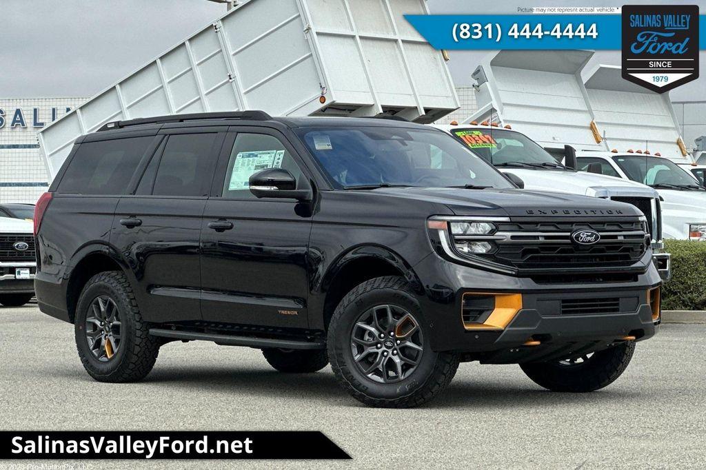 new 2025 Ford Expedition car, priced at $89,040