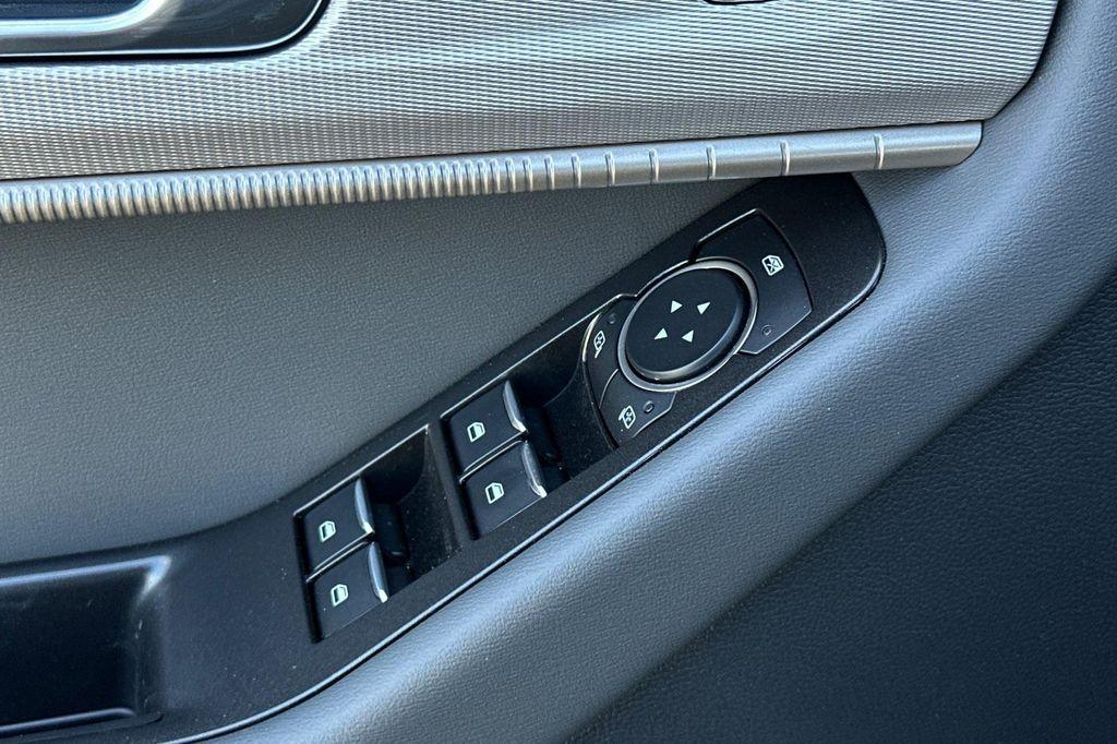 new 2025 Ford Explorer car, priced at $45,464