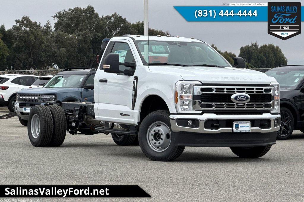 new 2025 Ford F-350 car, priced at $65,702