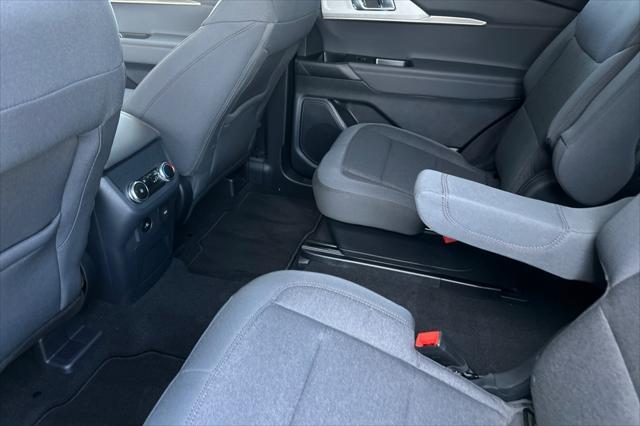 new 2025 Ford Explorer car, priced at $41,450