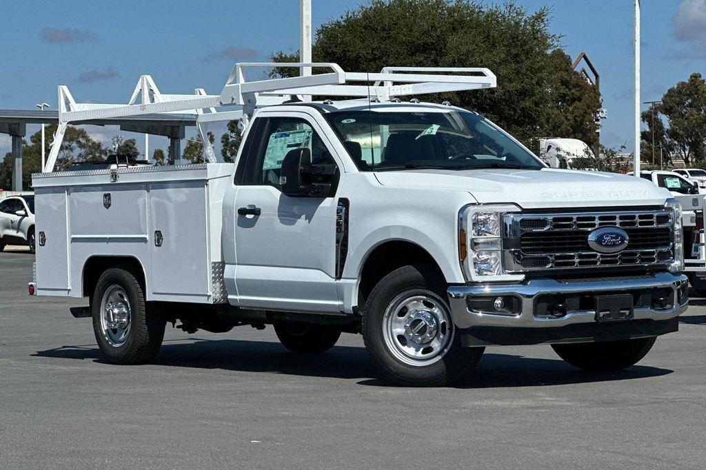 new 2025 Ford F-350 car, priced at $67,273