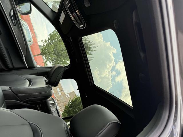 new 2025 Jeep Grand Cherokee car, priced at $45,927
