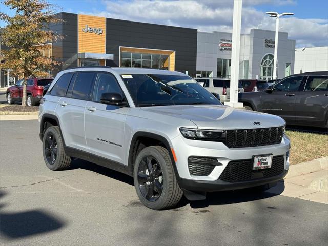 new 2025 Jeep Grand Cherokee car, priced at $42,304