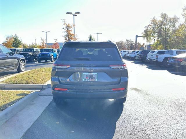 new 2025 Jeep Grand Cherokee car, priced at $43,004