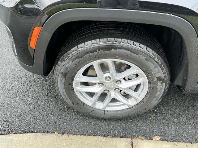 new 2025 Jeep Grand Cherokee car, priced at $40,622