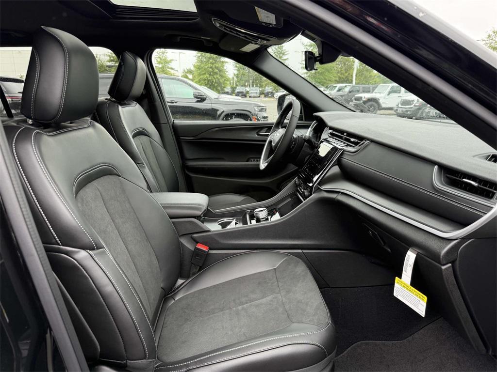 new 2025 Jeep Grand Cherokee L car, priced at $44,403