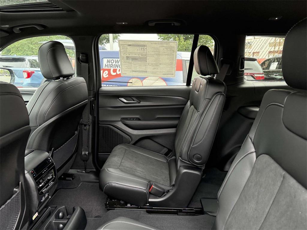 new 2025 Jeep Grand Cherokee L car, priced at $44,403