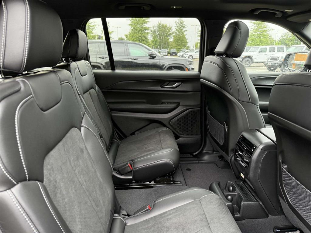 new 2025 Jeep Grand Cherokee L car, priced at $44,403