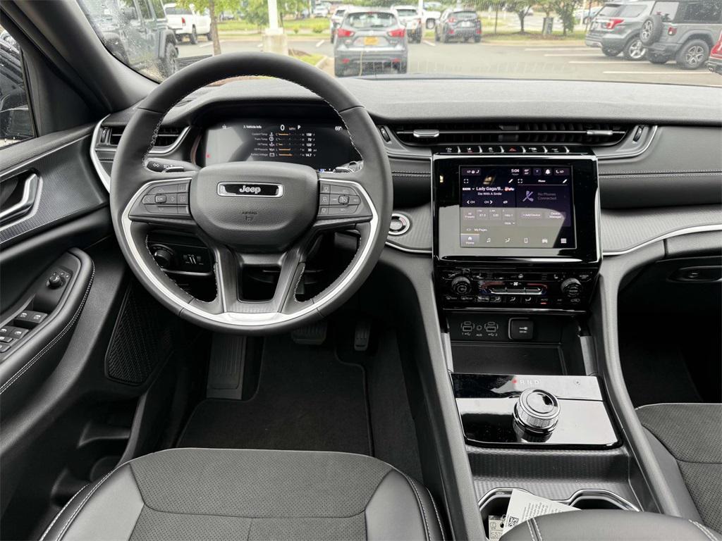 new 2025 Jeep Grand Cherokee L car, priced at $44,403