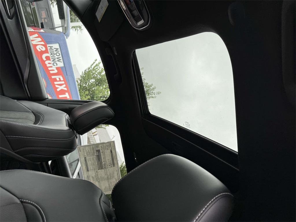 new 2025 Jeep Grand Cherokee L car, priced at $44,403