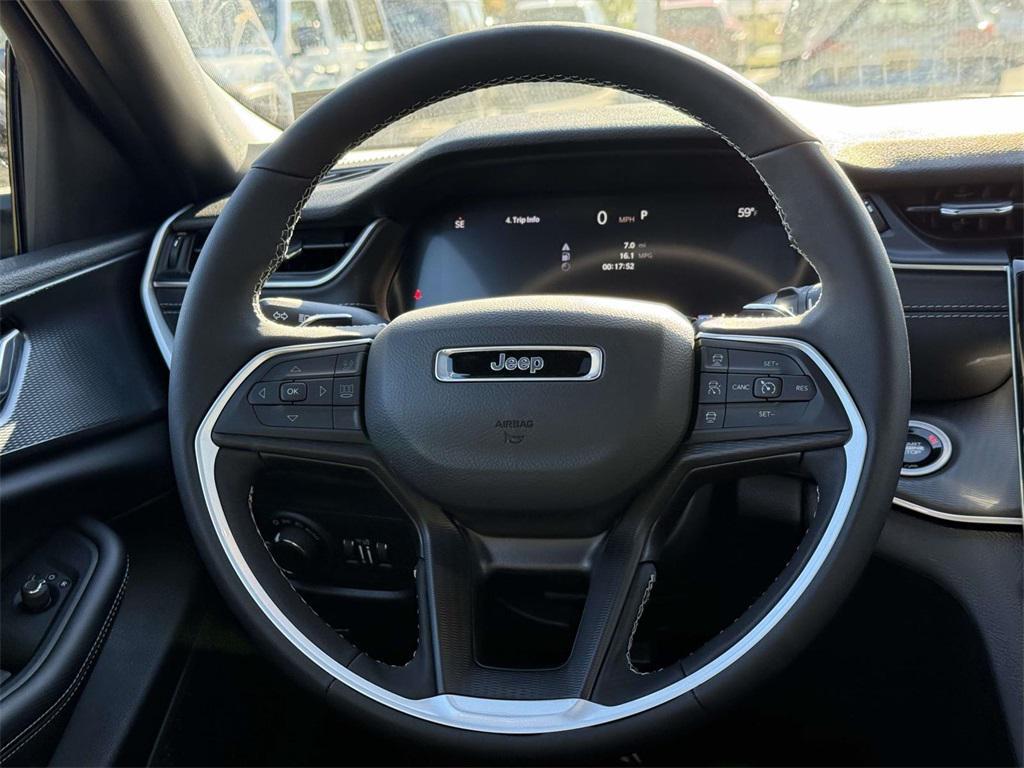 new 2025 Jeep Grand Cherokee car, priced at $39,320