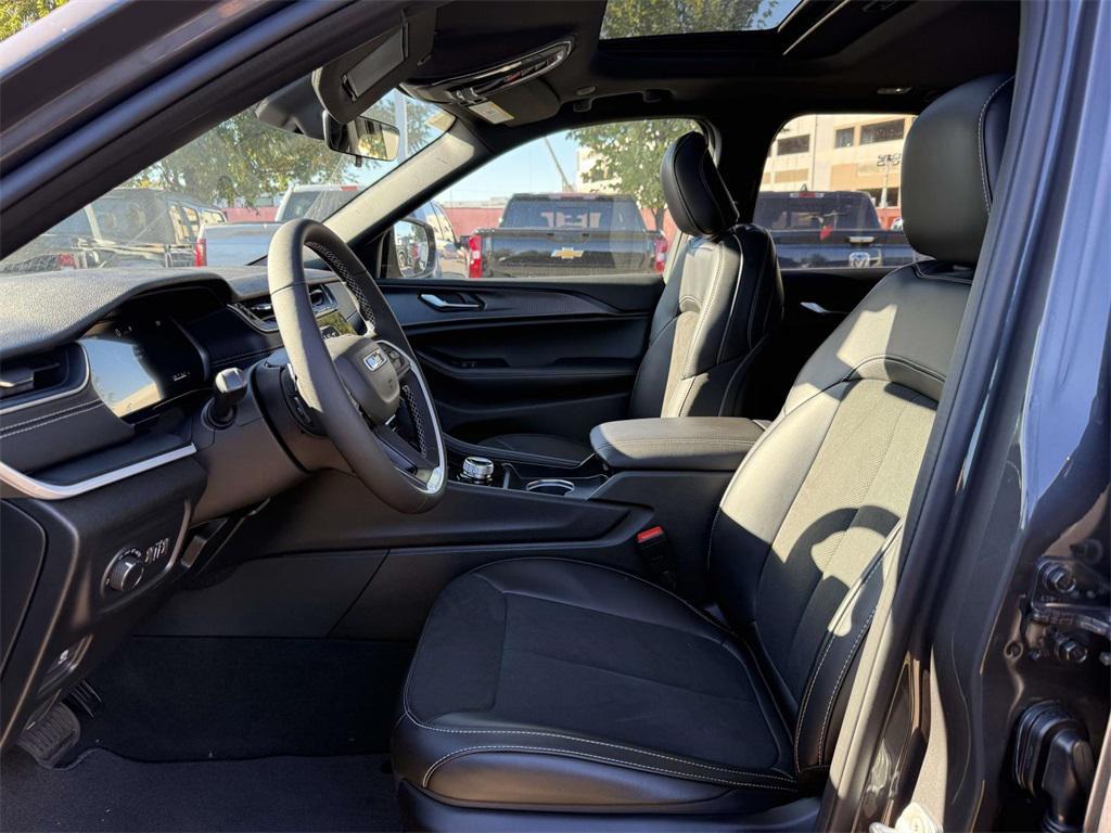 new 2025 Jeep Grand Cherokee car, priced at $39,320