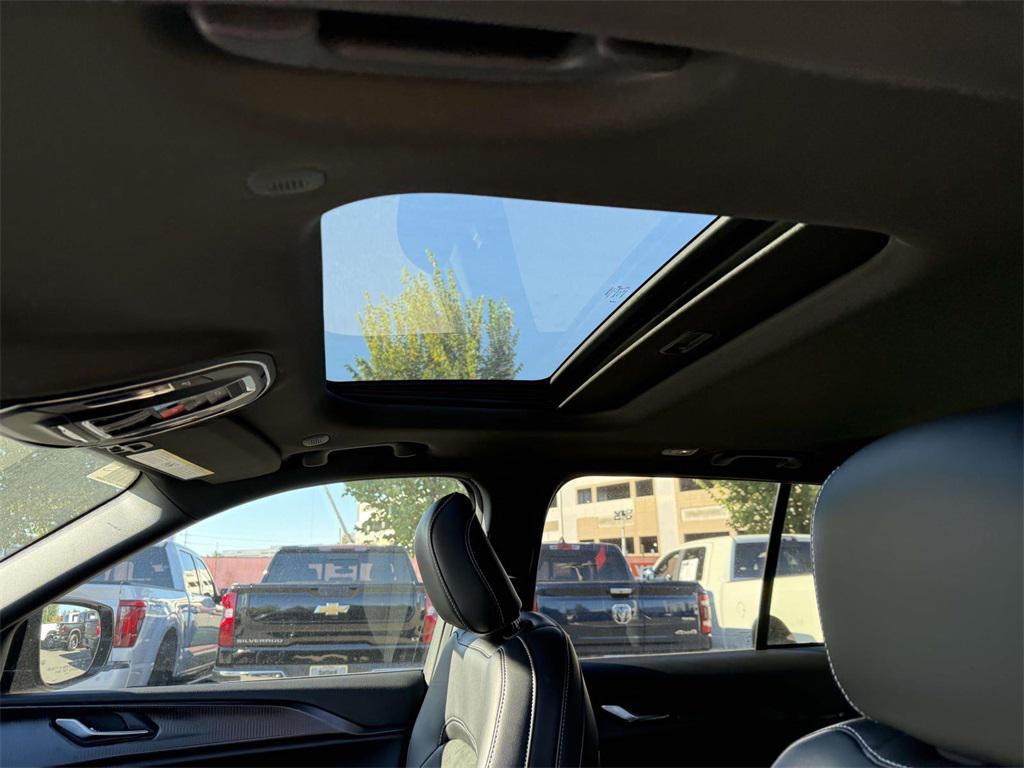 new 2025 Jeep Grand Cherokee car, priced at $39,320