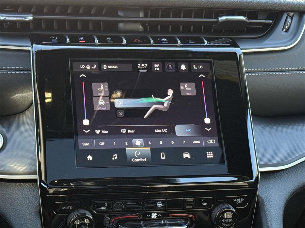 new 2025 Jeep Grand Cherokee car, priced at $39,320