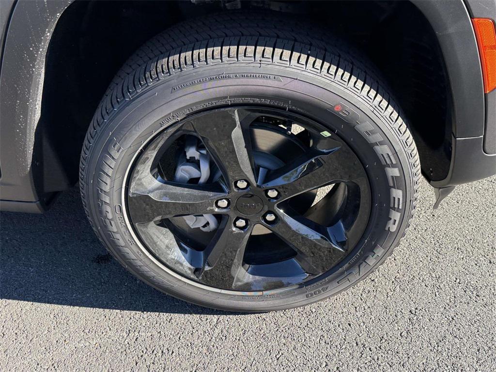 new 2025 Jeep Grand Cherokee car, priced at $39,320