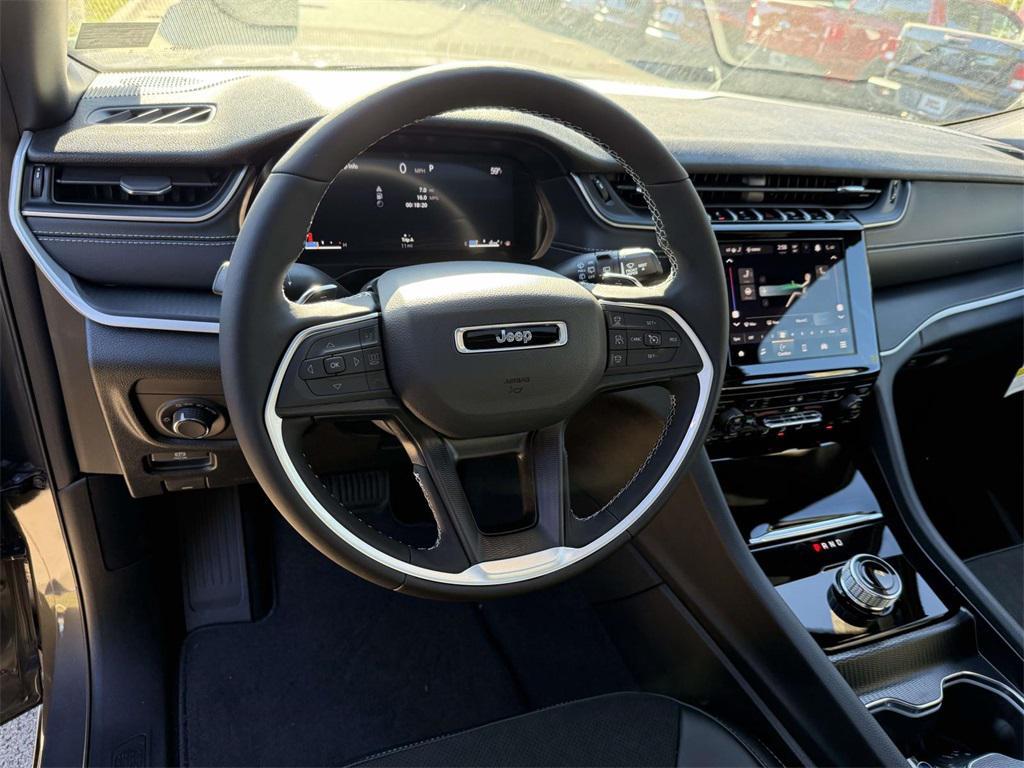 new 2025 Jeep Grand Cherokee car, priced at $39,320