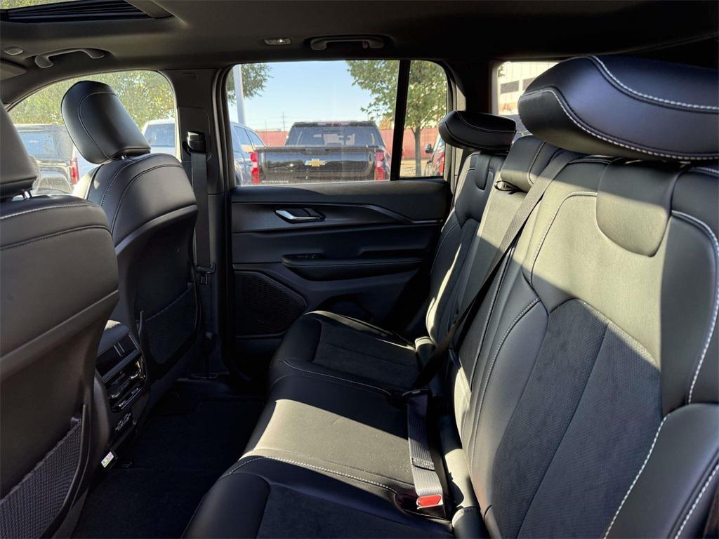new 2025 Jeep Grand Cherokee car, priced at $39,320
