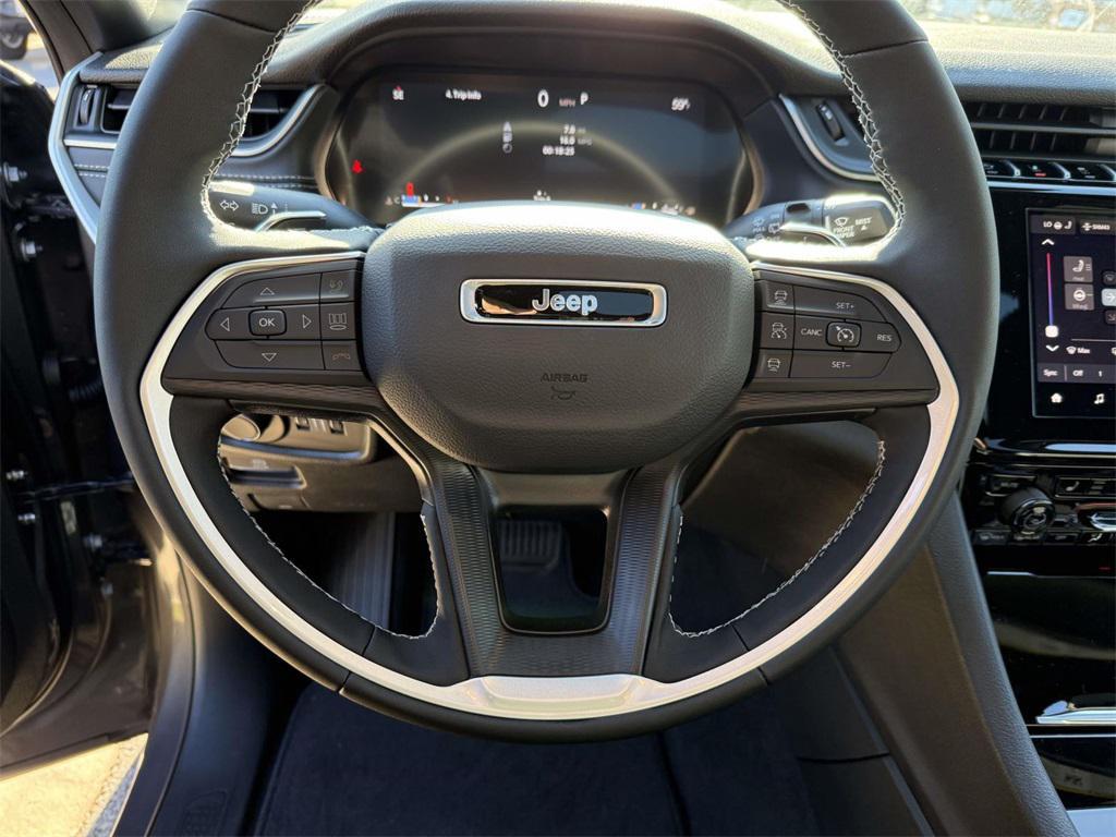 new 2025 Jeep Grand Cherokee car, priced at $39,320