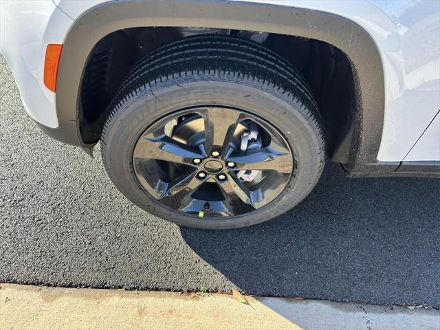 new 2025 Jeep Grand Cherokee car, priced at $42,768