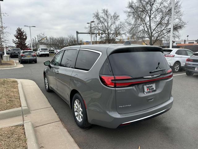 new 2025 Chrysler Pacifica car, priced at $39,605