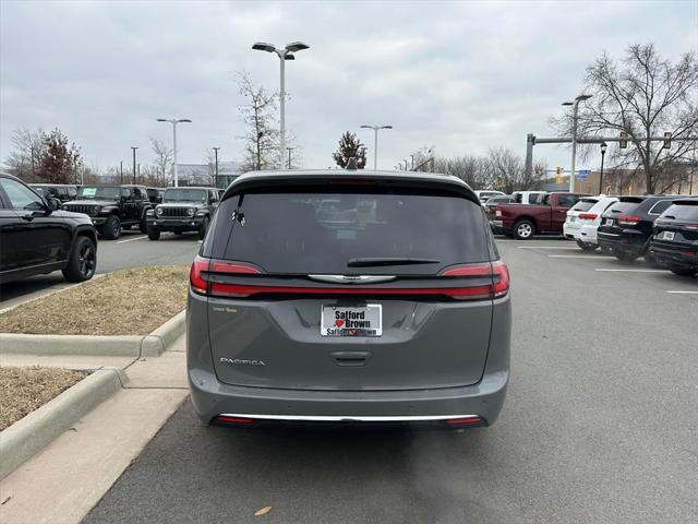 new 2025 Chrysler Pacifica car, priced at $39,605