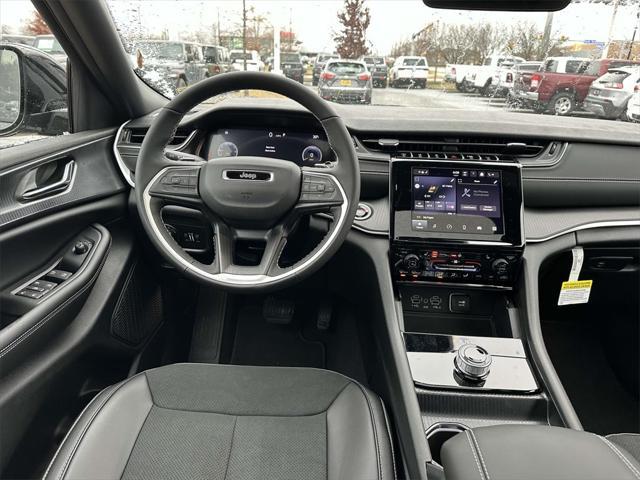 new 2025 Jeep Grand Cherokee car, priced at $41,605