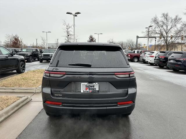 new 2025 Jeep Grand Cherokee car, priced at $41,605