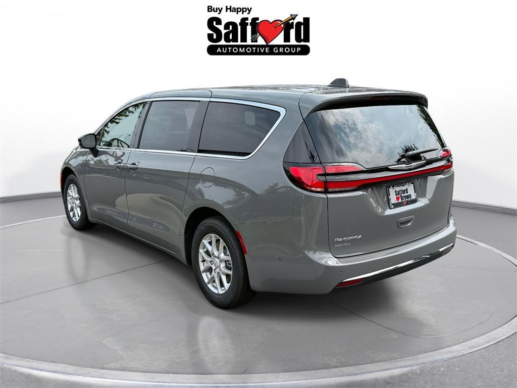 new 2025 Chrysler Pacifica car, priced at $39,377