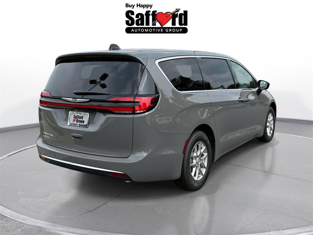 new 2025 Chrysler Pacifica car, priced at $39,377