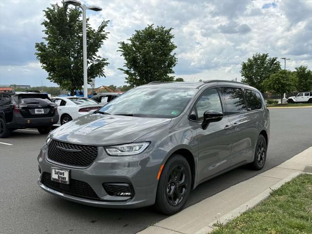 new 2025 Chrysler Pacifica Hybrid car, priced at $43,333