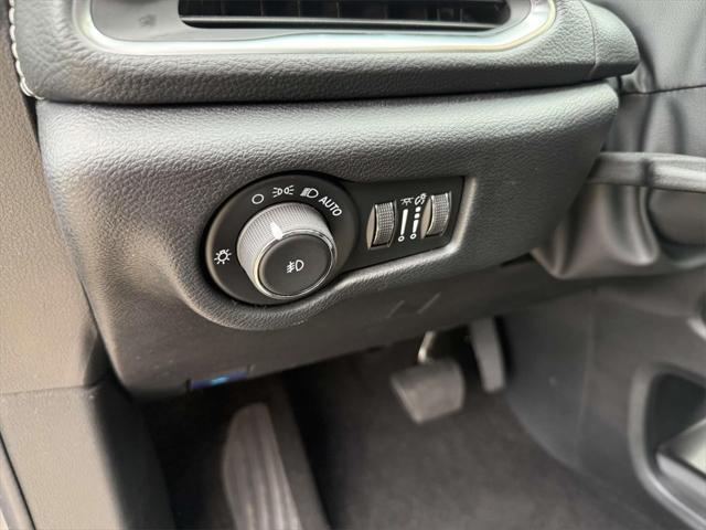 new 2025 Chrysler Pacifica Hybrid car, priced at $43,333