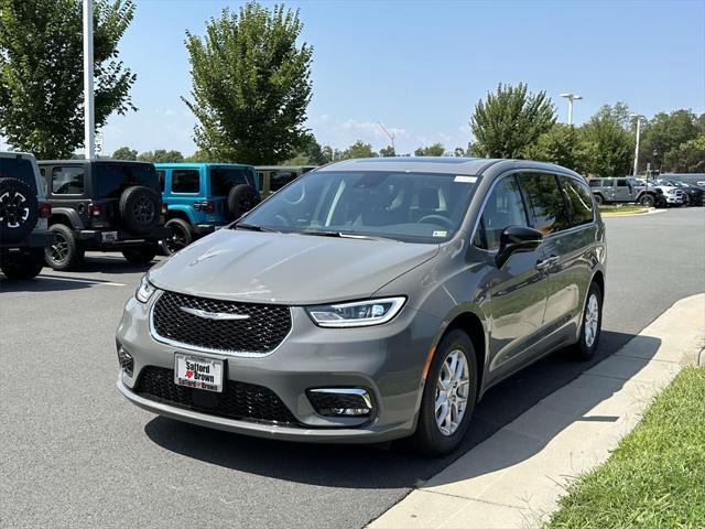 new 2024 Chrysler Pacifica car, priced at $39,777