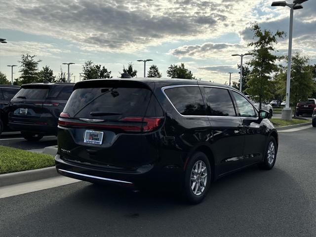 new 2024 Chrysler Pacifica car, priced at $38,831