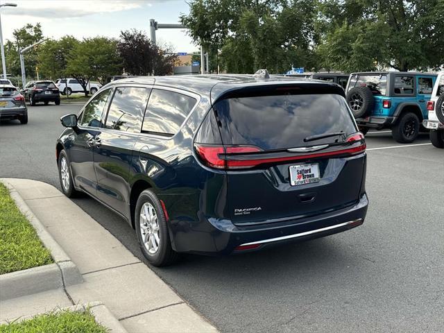 new 2024 Chrysler Pacifica car, priced at $39,477