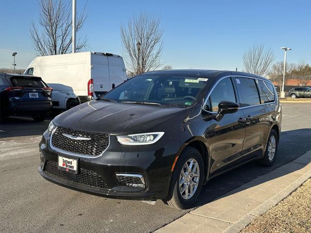 new 2025 Chrysler Pacifica car, priced at $43,405