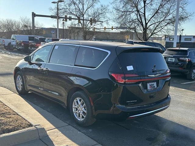 new 2025 Chrysler Pacifica car, priced at $43,405