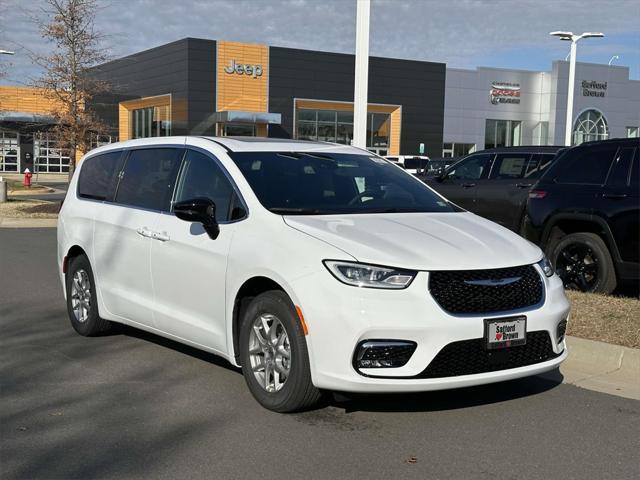 new 2025 Chrysler Pacifica car, priced at $42,105