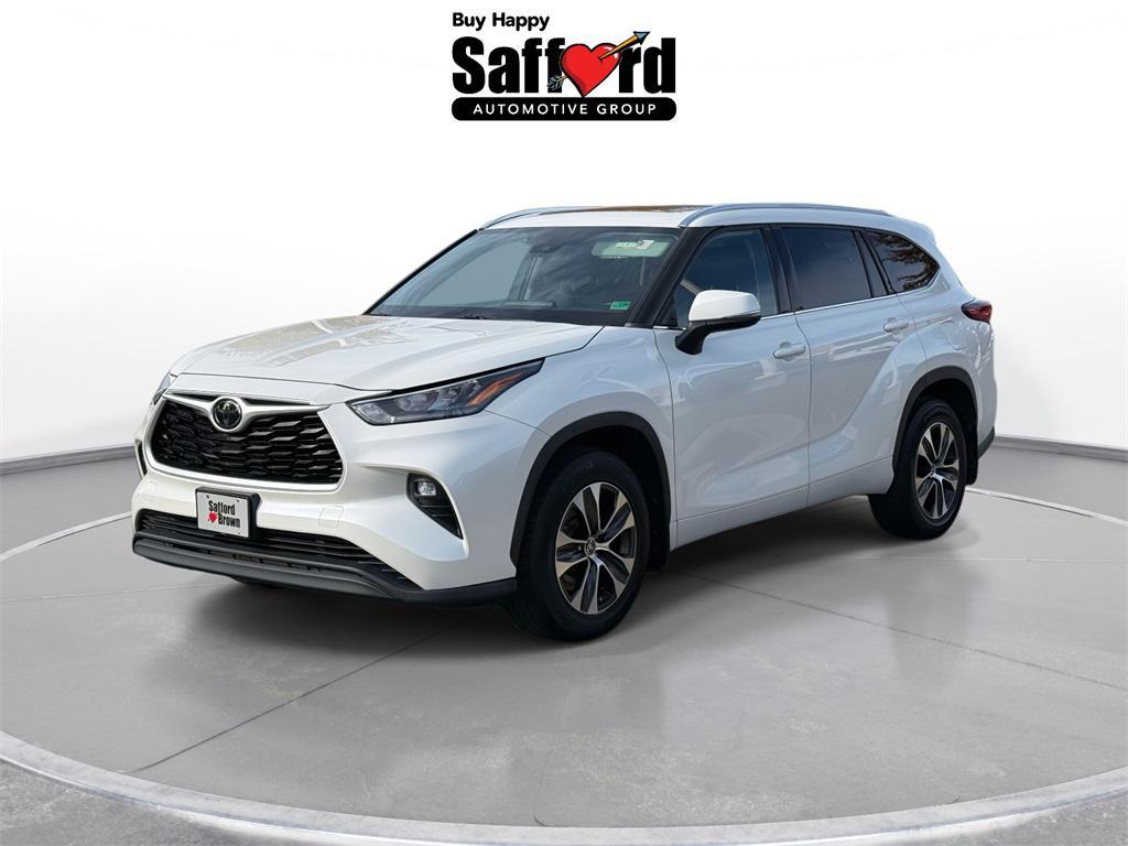used 2020 Toyota Highlander car, priced at $24,495