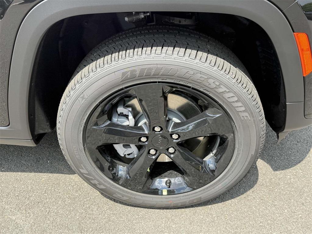 new 2025 Jeep Grand Cherokee L car, priced at $42,916