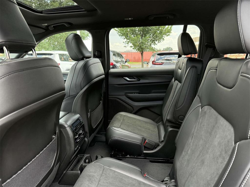 new 2025 Jeep Grand Cherokee L car, priced at $42,916