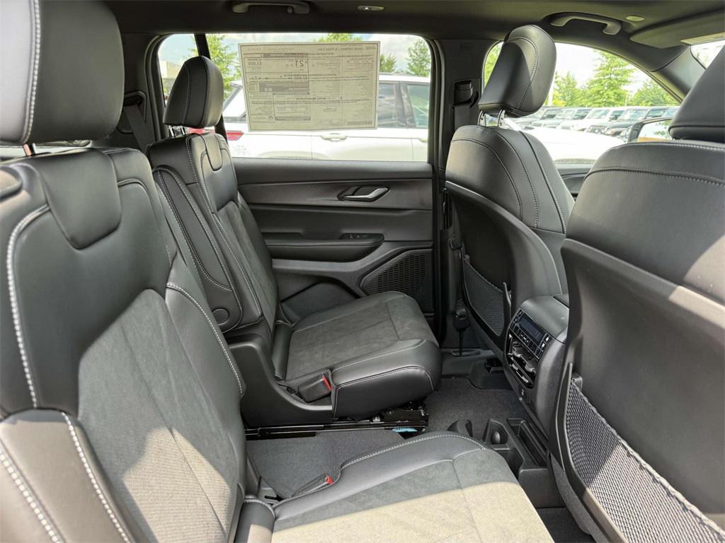 new 2025 Jeep Grand Cherokee L car, priced at $42,916